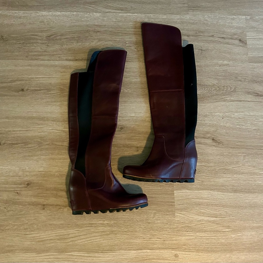 Sorel burgundy boots